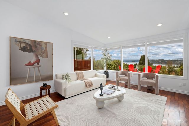 1307 N Cascade Avenue, Tacoma, WA 98406