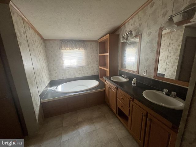 10 SHORT ST, Hamburg, PA 19526