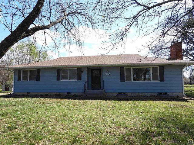 718 S 9th St, Osage City, KS 66523