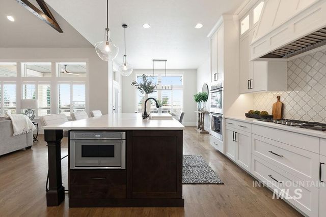 4301 W Ladle Rapids Street, Meridian, ID 83646