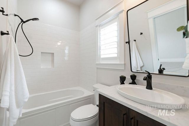 4301 W Ladle Rapids Street, Meridian, ID 83646