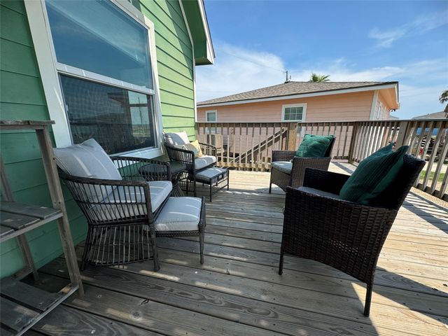 118 Point Lafitte Court, Surfside Beach, TX 77541