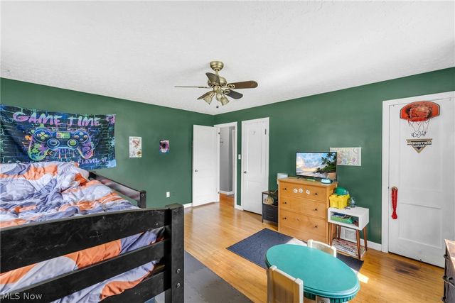 1159 E Robinson Avenue, Barberton, OH 44203