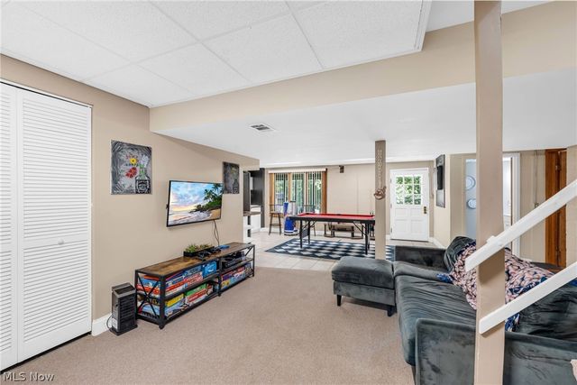1159 E Robinson Avenue, Barberton, OH 44203