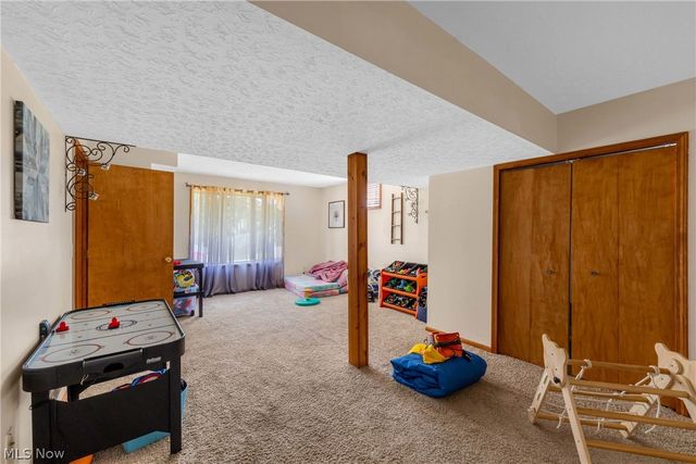 1159 E Robinson Avenue, Barberton, OH 44203