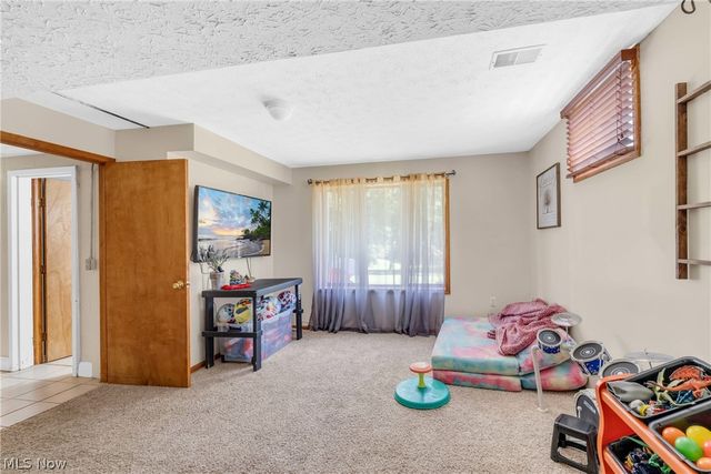 1159 E Robinson Avenue, Barberton, OH 44203