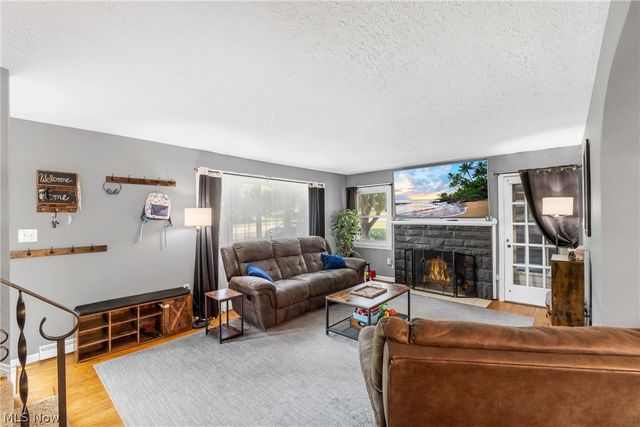 1159 E Robinson Avenue, Barberton, OH 44203