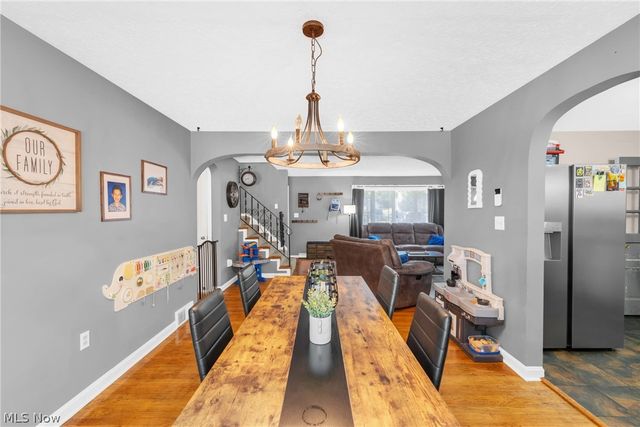 1159 E Robinson Avenue, Barberton, OH 44203