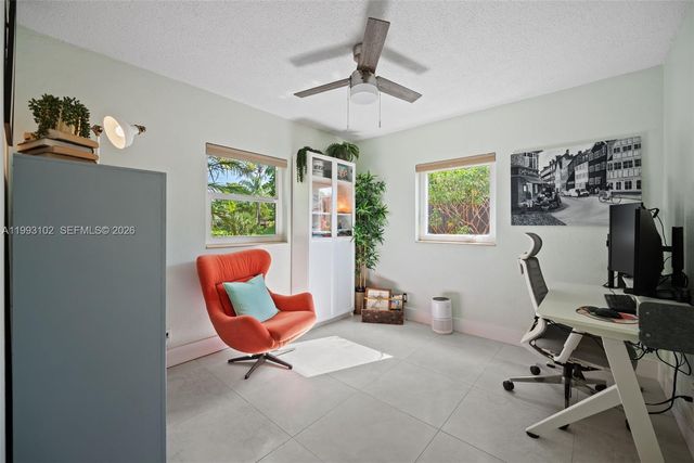 350 NE 59th St, Oakland Park, FL 33334