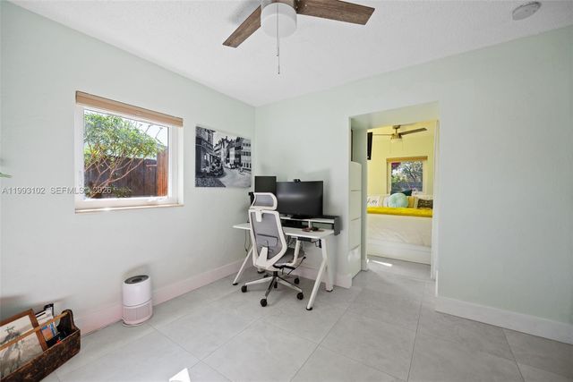 350 NE 59th St, Oakland Park, FL 33334