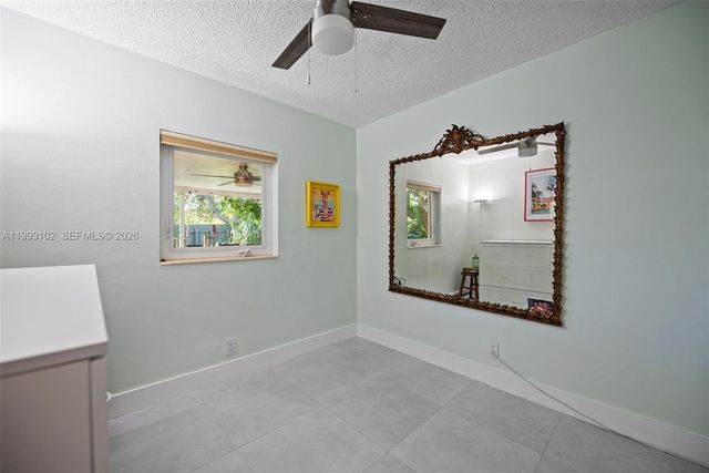 350 NE 59th St, Oakland Park, FL 33334