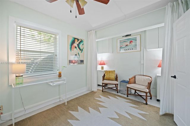 350 NE 59th St, Oakland Park, FL 33334