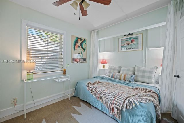 350 NE 59th St, Oakland Park, FL 33334