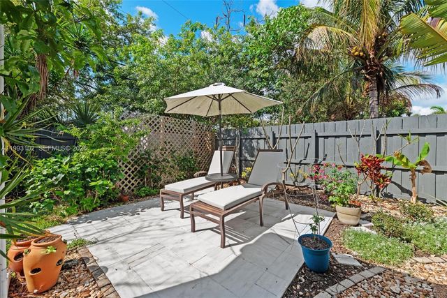 350 NE 59th St, Oakland Park, FL 33334