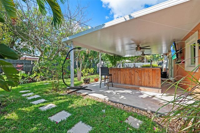 350 NE 59th St, Oakland Park, FL 33334