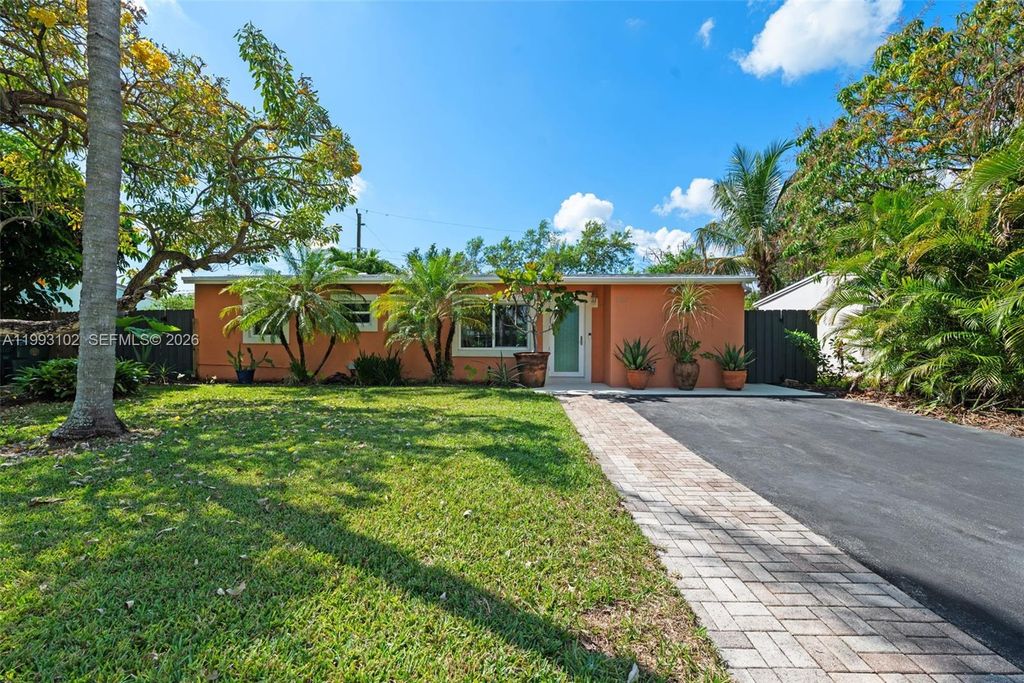 350 NE 59th St, Oakland Park, FL 33334