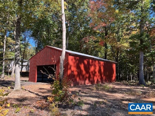 2238 ROUNDABOUT RD, Louisa, VA 23093