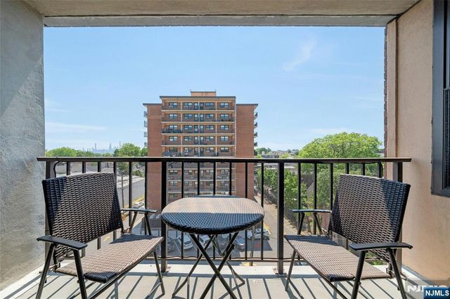 200 Division Street 6G, Cliffside Park, NJ 07010