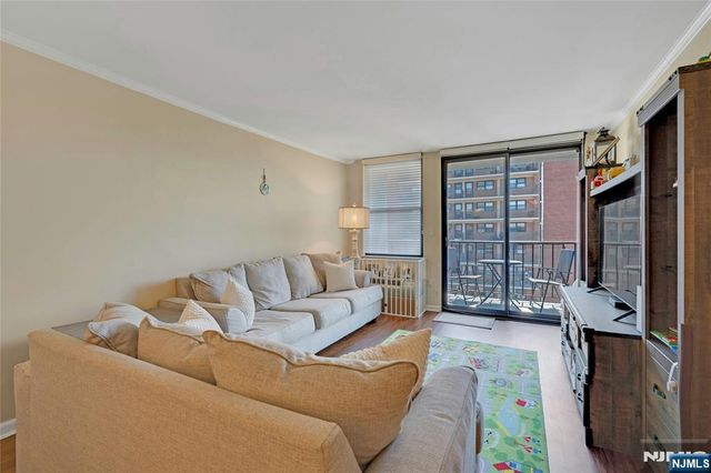 200 Division Street 6G, Cliffside Park, NJ 07010
