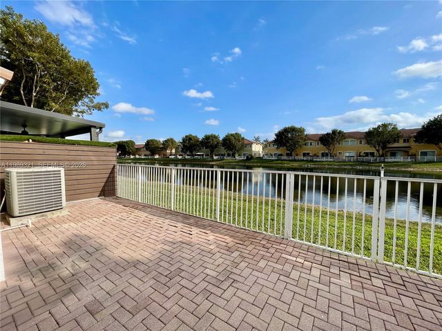 10844 NW 84th St, Doral, FL 33178