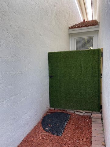 10844 NW 84th St, Doral, FL 33178