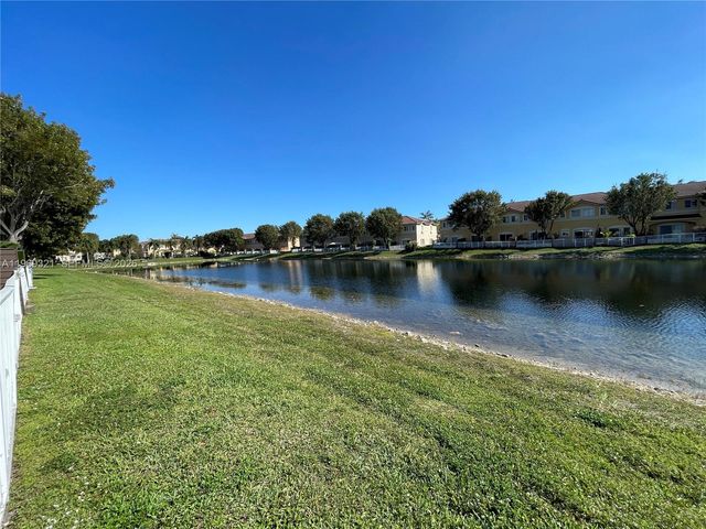 10844 NW 84th St, Doral, FL 33178