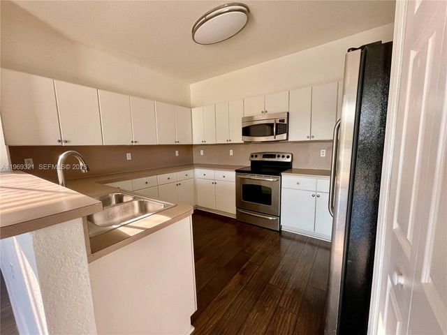 10844 NW 84th St, Doral, FL 33178