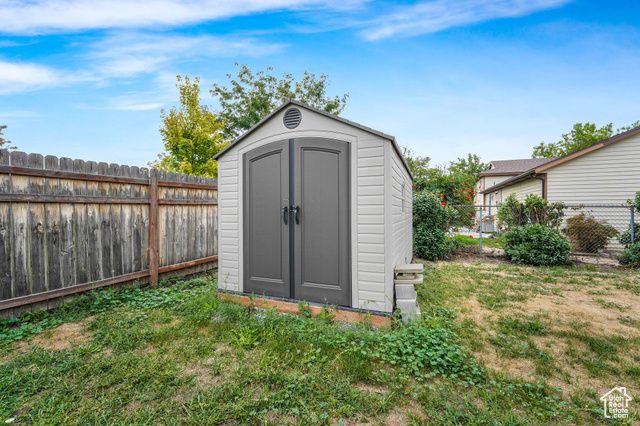 6215 S WESTBROOK DR, Taylorsville, UT 84129