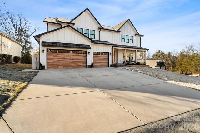 675 Reliance Court, Tega Cay, SC 29708