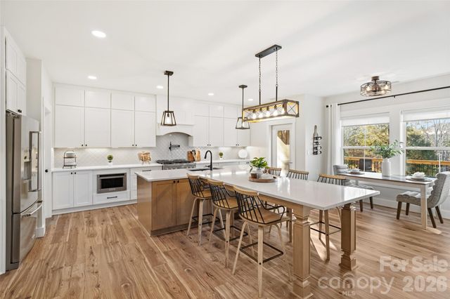 675 Reliance Court, Tega Cay, SC 29708