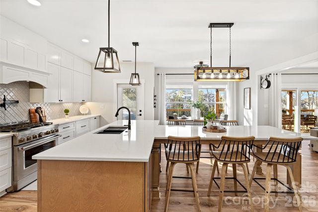 675 Reliance Court, Tega Cay, SC 29708