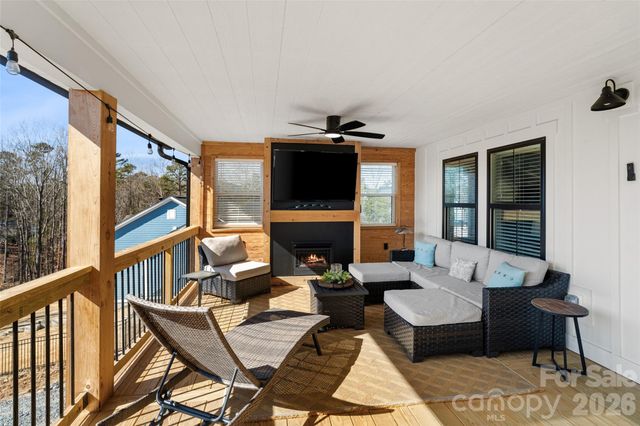 675 Reliance Court, Tega Cay, SC 29708