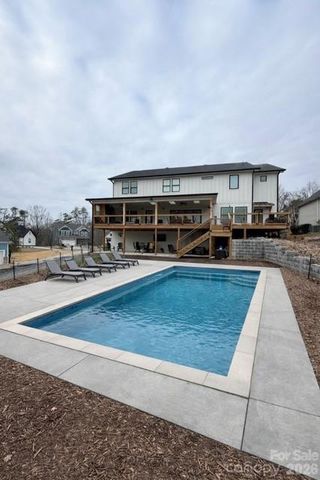 675 Reliance Court, Tega Cay, SC 29708