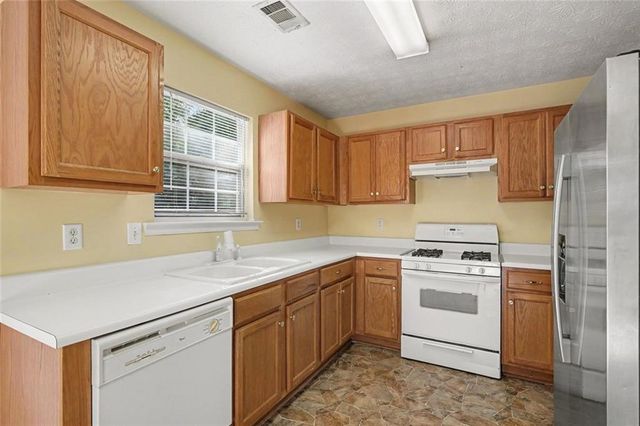 312 Jasmine Drive, Locust Grove, GA 30248