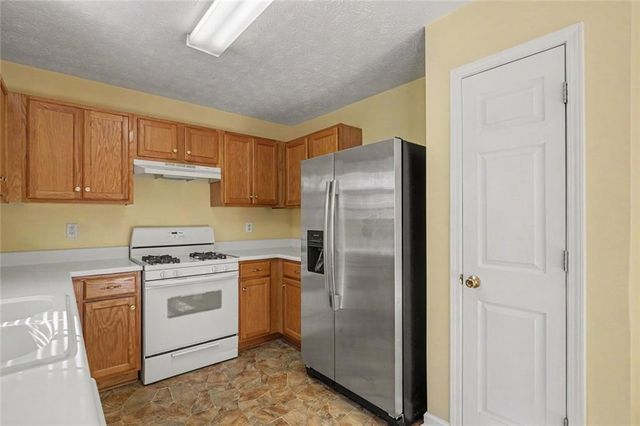 312 Jasmine Drive, Locust Grove, GA 30248