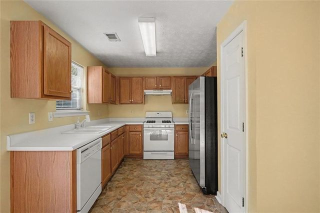 312 Jasmine Drive, Locust Grove, GA 30248