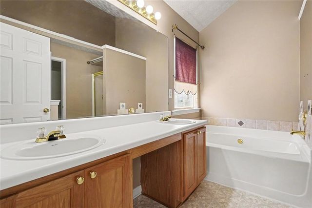 312 Jasmine Drive, Locust Grove, GA 30248