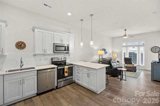 935 McAlway Road 102, Charlotte, NC 28211