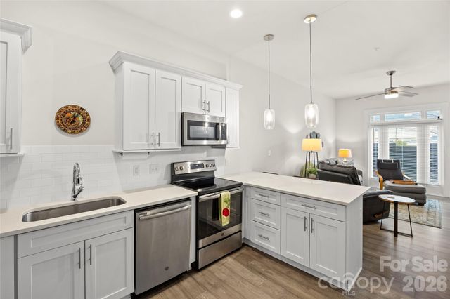 935 McAlway Road 102, Charlotte, NC 28211