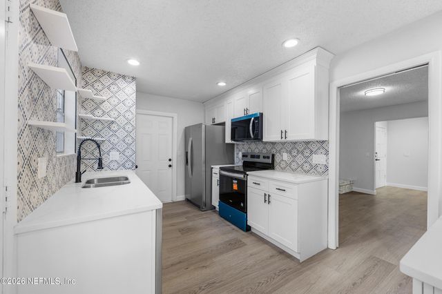 10644 LA MANCHA Avenue, Jacksonville, FL 32257