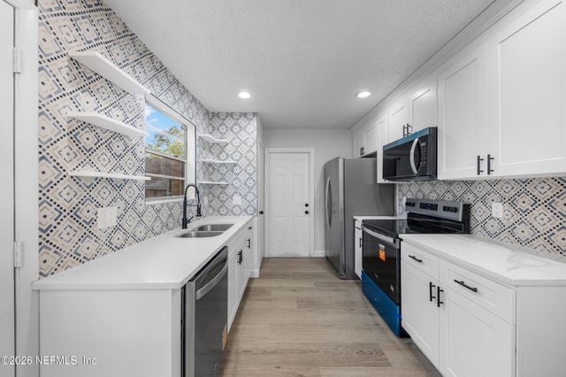10644 LA MANCHA Avenue, Jacksonville, FL 32257