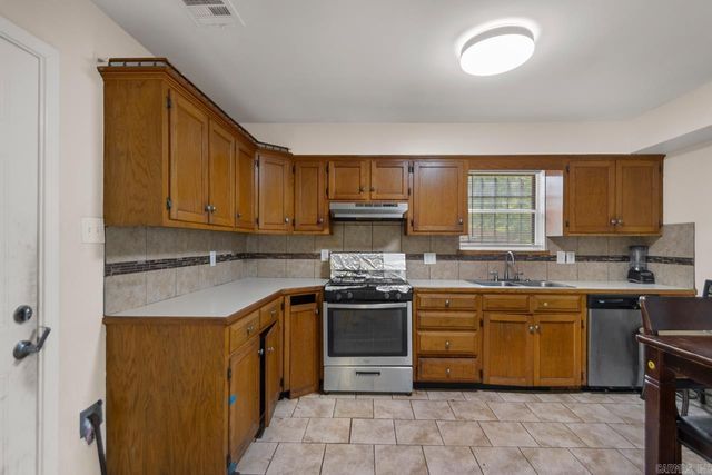 6815 W 34 Street, Little Rock, AR 72204