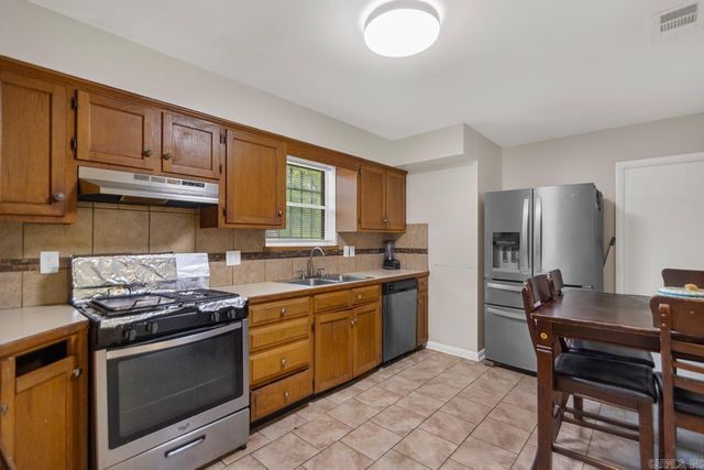 6815 W 34 Street, Little Rock, AR 72204