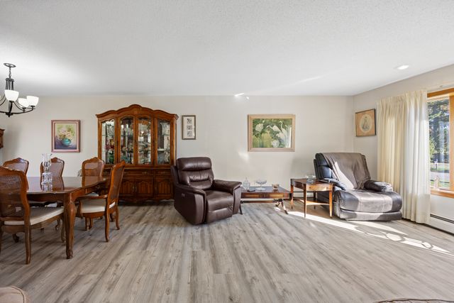 25 Stowe Court, Hamden, CT 06514