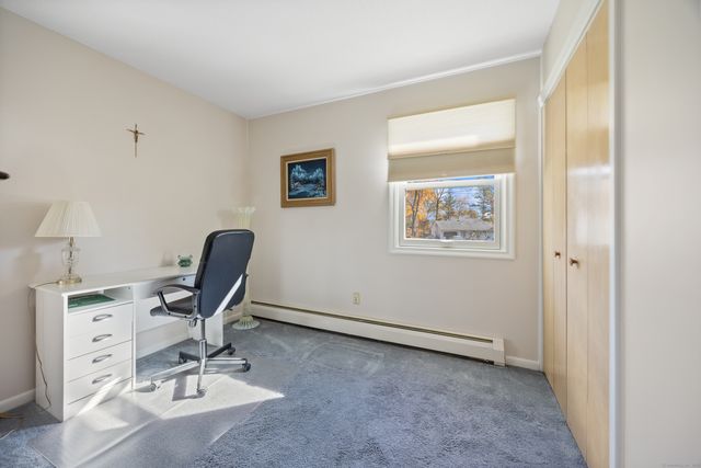 25 Stowe Court, Hamden, CT 06514