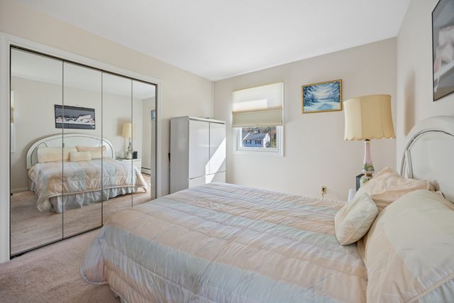 25 Stowe Court, Hamden, CT 06514