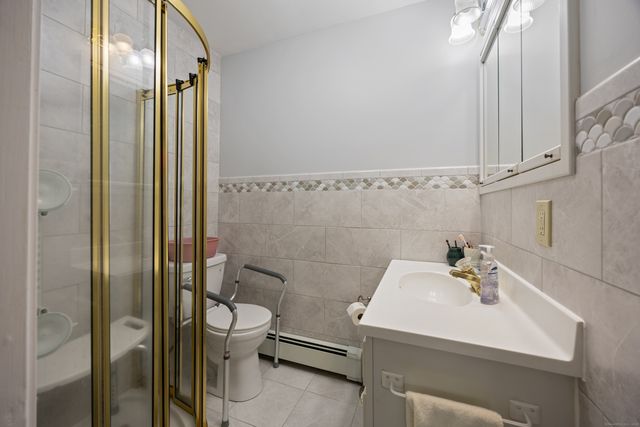 25 Stowe Court, Hamden, CT 06514