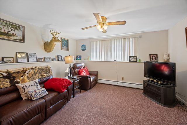 25 Stowe Court, Hamden, CT 06514