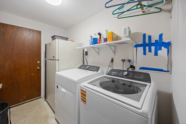 25 Stowe Court, Hamden, CT 06514