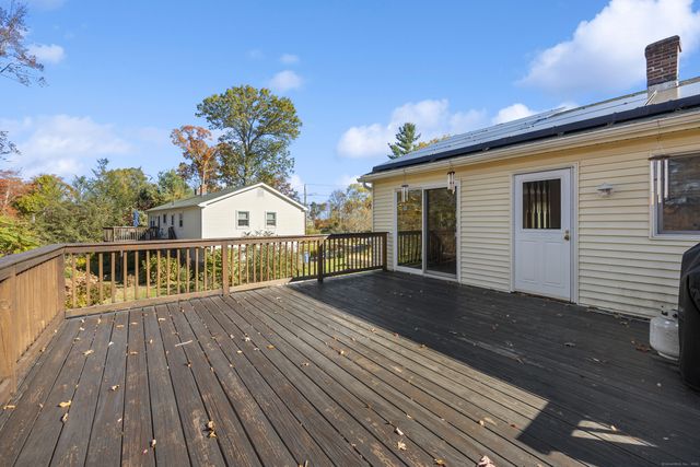 25 Stowe Court, Hamden, CT 06514